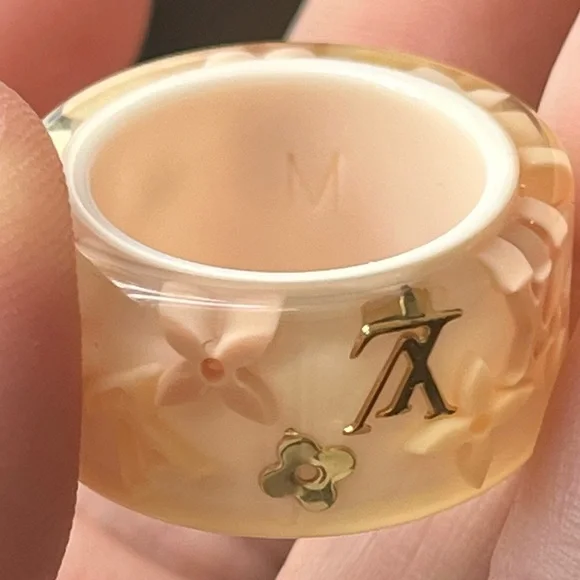 Louis Vuitton Ring - Picture 8 of 14